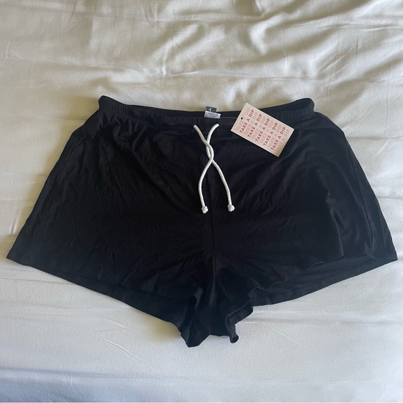 NWT Dippin’ Daisy’s Black Drawstring Shorts - Picture 2 of 4
